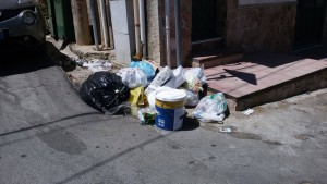 villaciambra-rifiuti1