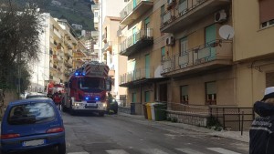 crollo-balcone-via-aldo-moro-2