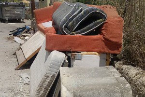 discarica-abusiva-strazzasiti-1