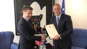 consegna-premio-sindaco-rosario-petta-kosovo-2