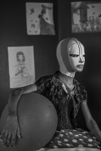 9_alessio-mamo_manal-war-portraits_redux-pictures_for-medecins-sans-frontieres