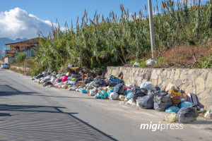 rifiuti-strada-ferrata-1