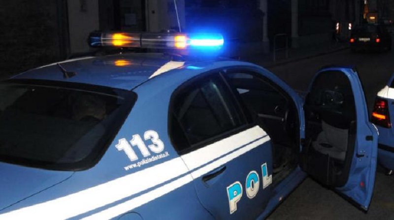 fuga sui balconi ubriaco baby gang inseguimento
