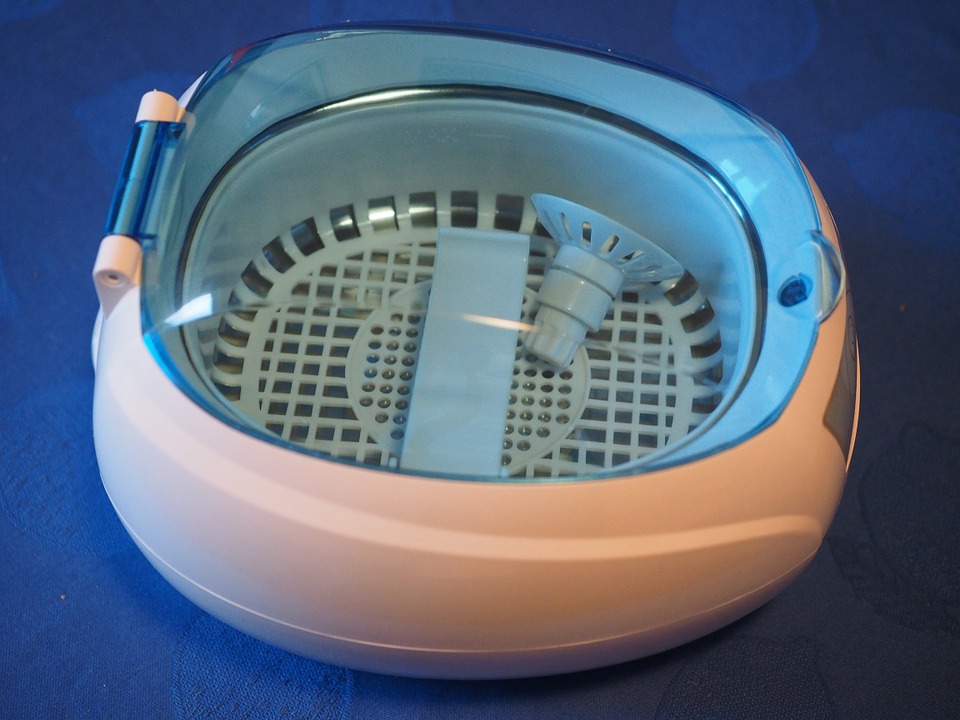 Pulizia professionale: tutto quello che devi saper sulla lavatrice a  ultrasuoni